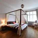 Designer 110m2 With King Size Beds&equipped Kitchen Krakau