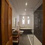 Designer 110m2 With King Size Beds&equipped Kitchen Apartment