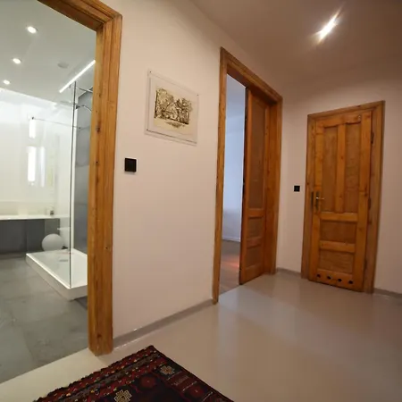 Designer 110m2 With King Size Beds&equipped Kitchen Apartment Krakau