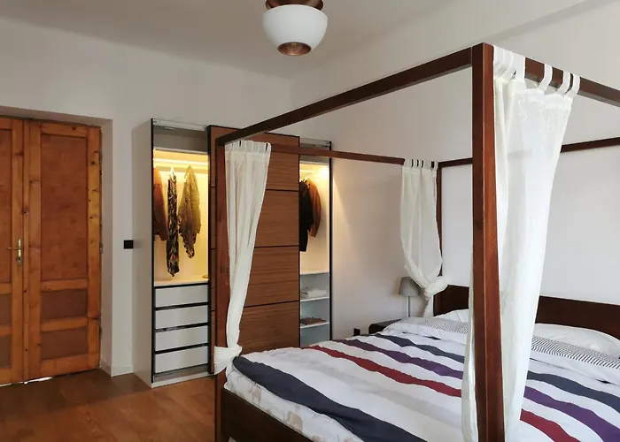 Apartment Designer 110m2 With King Size Beds & Equipped Kitchen *