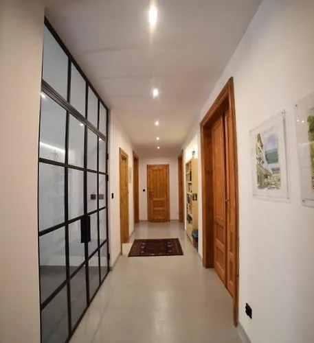 Designer 110m2 With King Size Beds & Equipped Kitchen