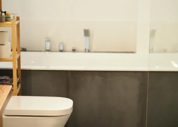 Apartment Designer 110m2 With King Size Beds & Equipped Kitchen