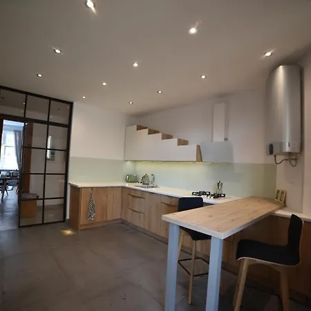 Designer 110m2 With King Size Beds & Equipped Kitchen * Krakow