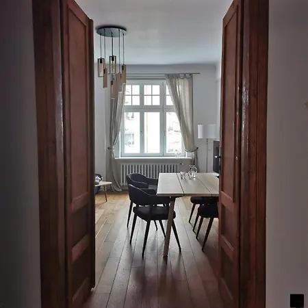Apartment Designer 110m2 With King Size Beds & Equipped Kitchen