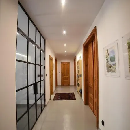 Designer 110m2 With King Size Beds & Equipped Kitchen